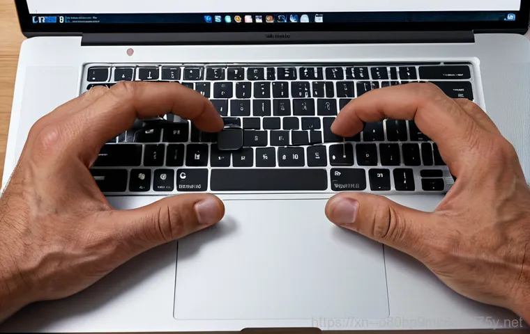 이화동 맥북프로 판매 및 수리 - Macbook Pro Repair - On-site Service**

A professional technician wearing appropriate attire, repair...