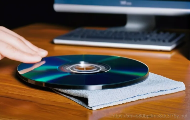 조리읍 CDFS_FILE_SYSTEM - **Prompt:** A conceptual, abstract image illustrating the "Compact Disc File System" (CDFS) as a bri...